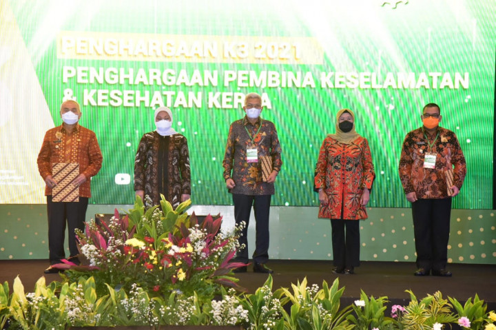 Herman Deru Kepala Daerah Pembina K3 Terbaik di Indonesia