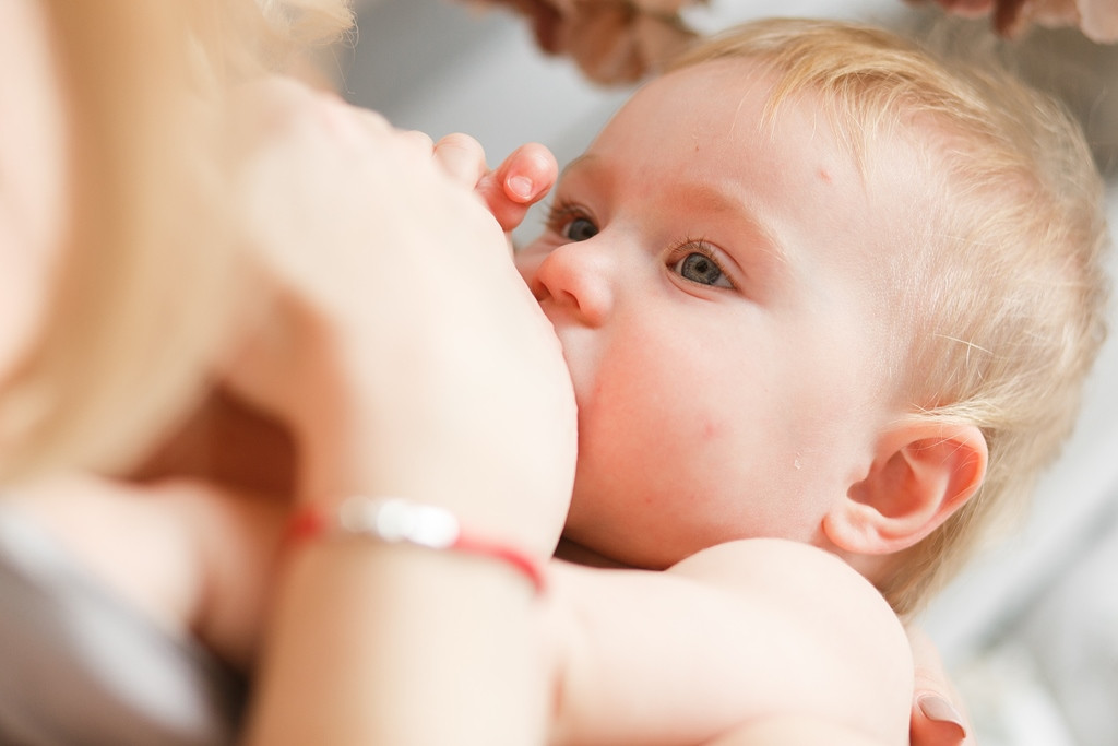 ASI eksklusif telah terbukti membantu anak untuk mendapatkan asupan gizi yang mencukupi, sehingga meminimalkan risiko terjadi stunting pada anak. (Foto: Pexels)