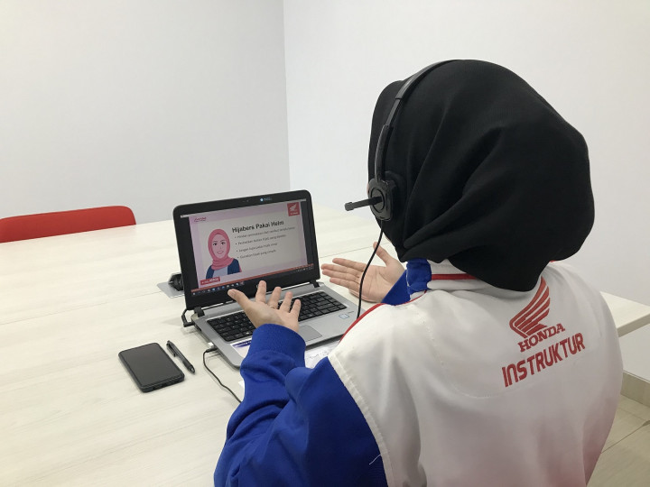 Lady Bikers Juga Perlu Pelatihan Safety Riding