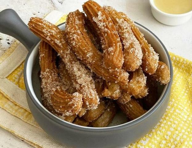 Ini cara membuat churros, donat khas Spanyol. (Foto: Dok. Endeus)