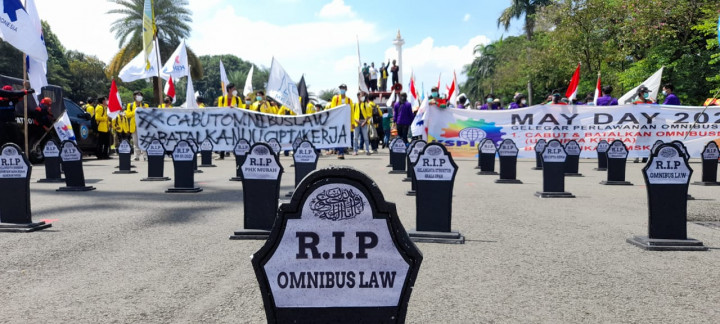 Hendak Bakar Spanduk, 30 Pedemo Dibawa ke Polda Metro