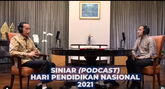 Menyambut Hardiknas, Nadiem Podcast Bareng Jokowi