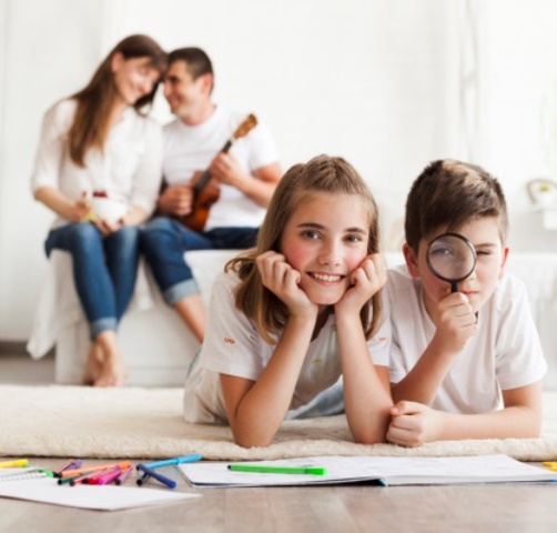 Tips orang tua belajar bersama tumbuh kembang anak. (Foto: Ilustrasi/Freepik.com)