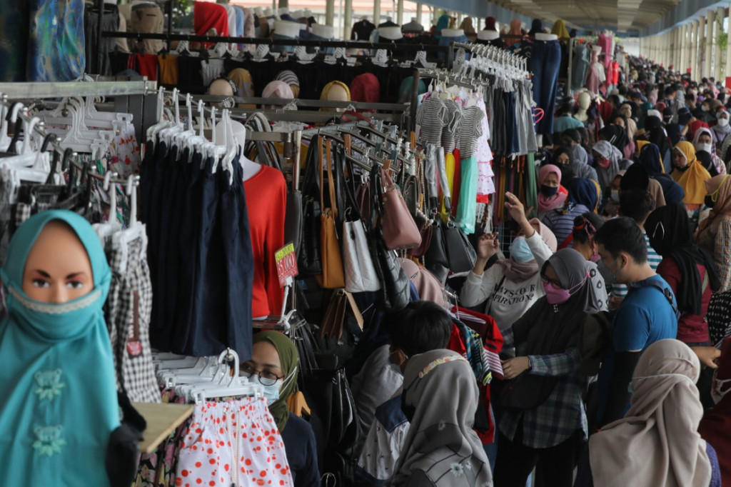 Pasar Tanah Abang Dipadati Pengunjung hingga Gibran ...