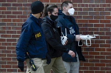 FBI Tembak Individu Bersenjata yang Mencoba Masuk ke Markas CIA