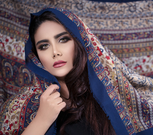 Natural dan bold make up look ini adalah look favorit yang selalu bisa dimanfaatkan untuk momen-momen spesial seperti lebaran.  (Foto: Ilustrasi. Dok. Freepik.com)