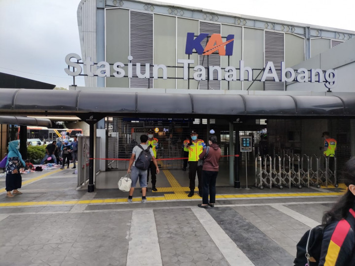 Penutupan Stasiun Tanah Abang Diklaim Mampu Urai Kepadatan