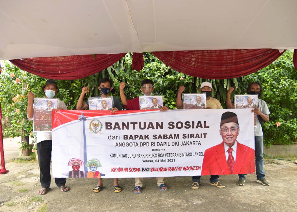 Penyaluran bansos di wilayah Bintaro, Tangerang Selatan (Istimewa)