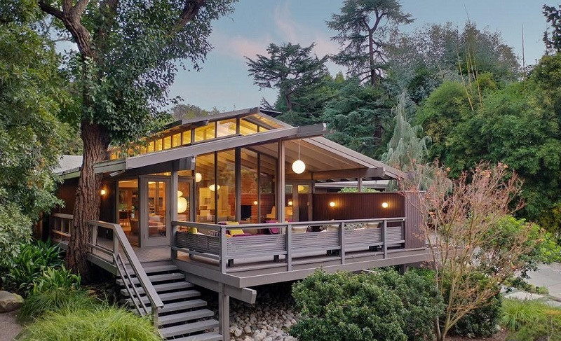 Rumah pencipta kartun SpongeBob Square Pants dibeli miliarder Hong Kong. Foto: Redfin