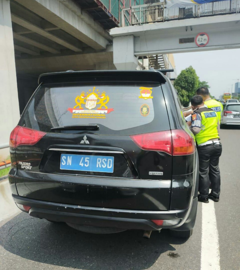 Polisi menilang kendaraan milik pelaku. DOK Istimewa