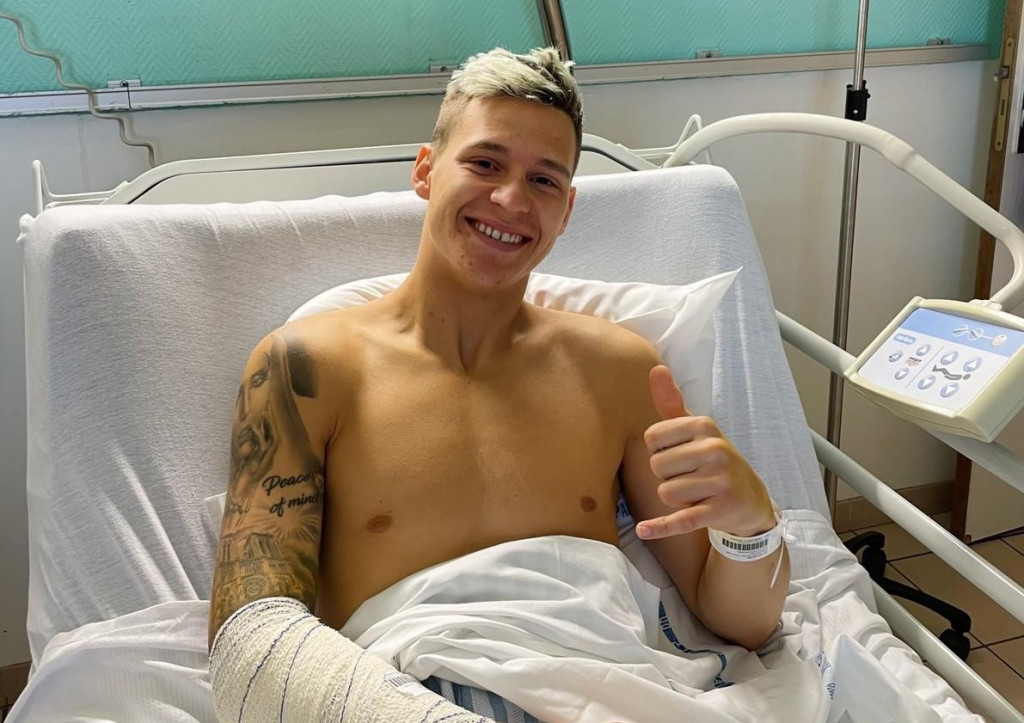 Fabio Quartararo selesai jalani operasi. (twiiter/yamahamotogp)