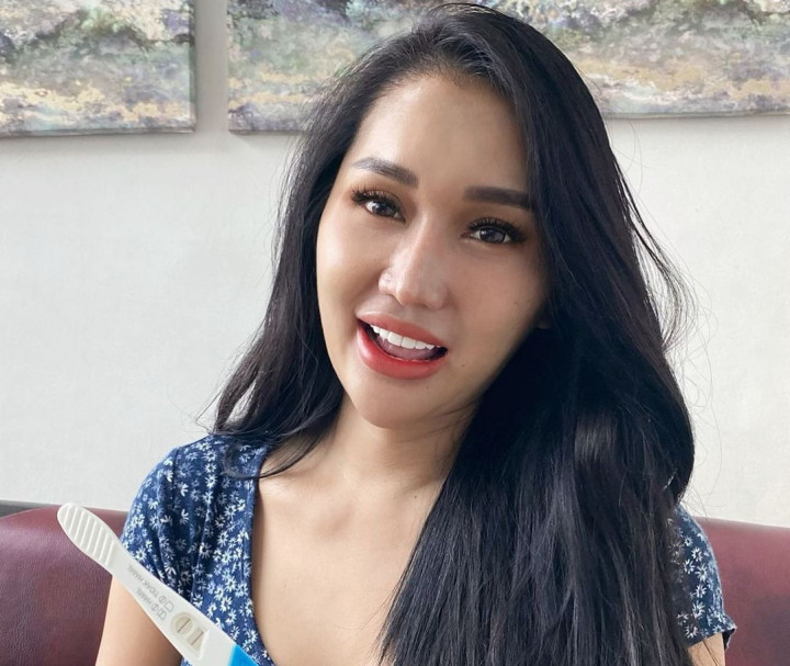 Ngaku Hamil Anak Bule, Lucinta Luna Ajak Nagita Slavina Besanan