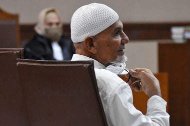 Mark Sungkar Jadi Tahanan Kota, Sebut Ingin Peluk Cucu