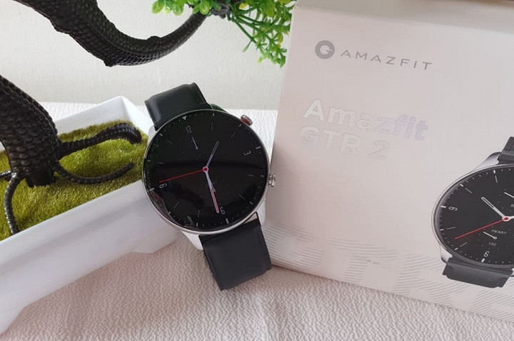 Amazfit GTR 2, Elegan dan Besar