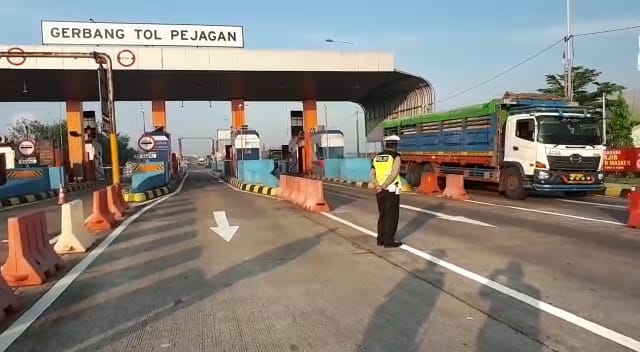 Puluhan Kendaraan Diputar Balik, Arus Mudik di Brebes Lengang