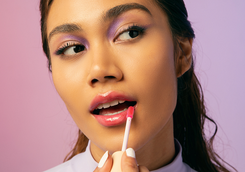 Gel Lip Gloss menggabungkan dua manfaat ke dalam satu produk yakni efek glossy dan pelembap bibir. (Foto: Dok. SECONDATE)