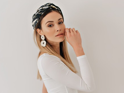 Mix and Match Outfit Casual untuk Bukber dengan Klien