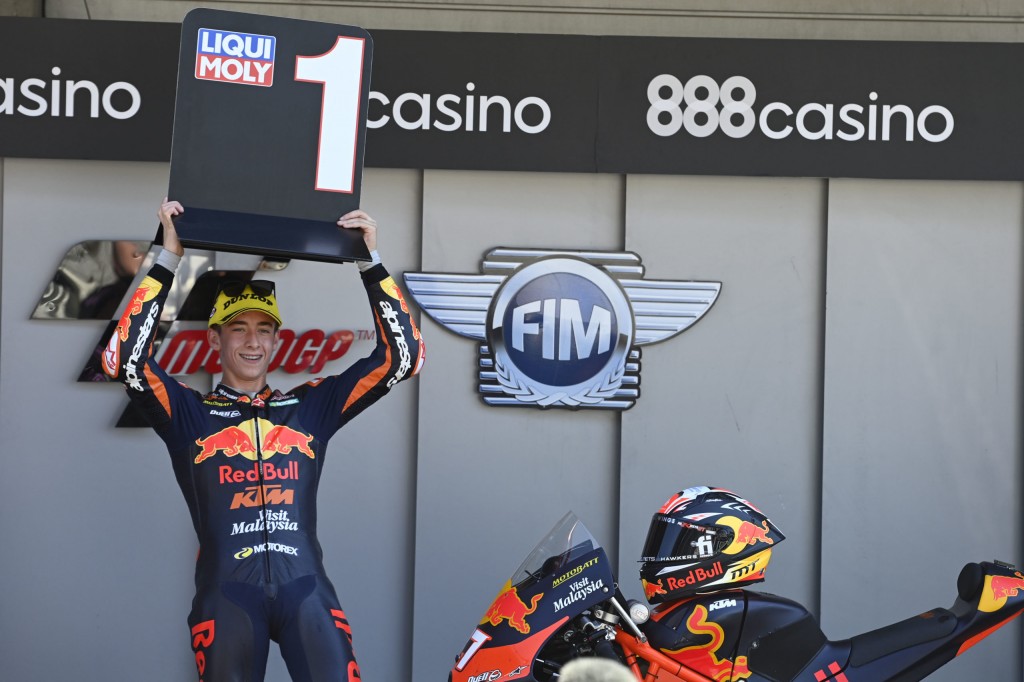 Rookie Moto3 Pedro Acosta disebut jadi calon bintang MotoGP. red bull ktm ajo