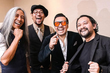 Alasan Emil Keluar dari Naif