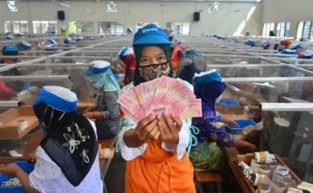 Kemnaker Catat 1.569 Laporan Masalah THR Sepekan Jelang Lebaran