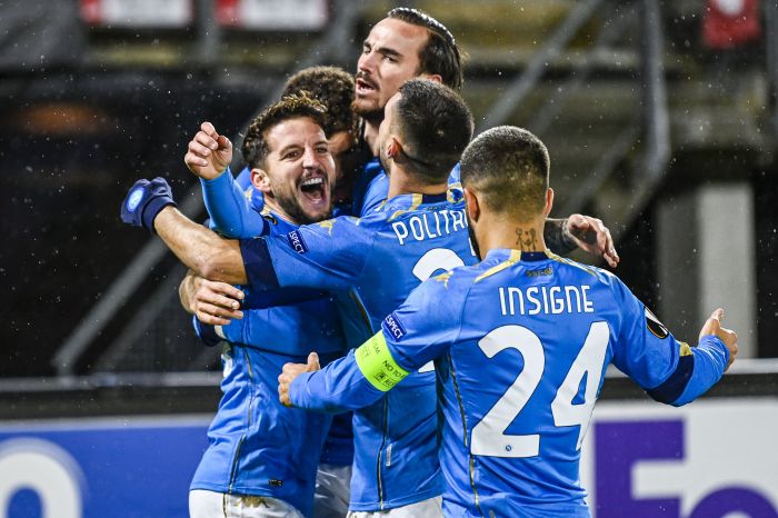 Spezia vs Napoli: Partenopei Berpesta
