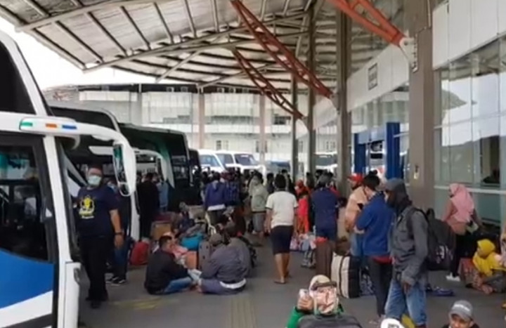 Pegang SIKM, 123 Penumpang Keluar Jakarta Melalui Terminal Pulo Gebang