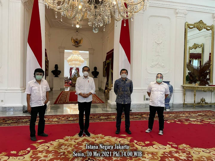 Bertemu Jokowi, Adian Napitupulu Bahas Vaksin Hingga Harga Gas