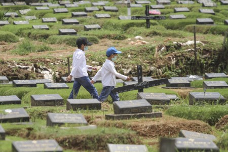 TPU Ditutup untuk Ziarah, Pedagang Bunga Tabur Menjerit