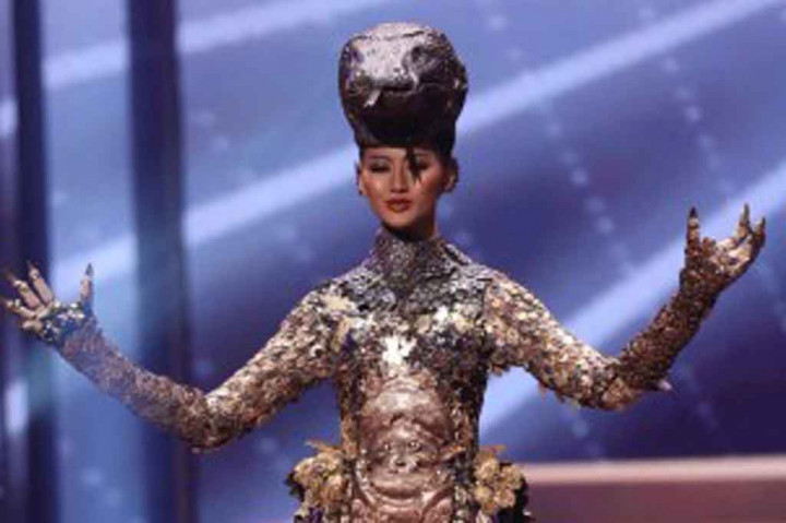 3 Berita Foto Terpopuler: Ayu Maulida Berkostum Komodo hingga Kerusakan Jalur Gaza Pascadibombardir Israel