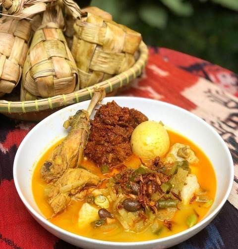 Empat menu ini selalu ada saat Lebaran? Yang mana nih favorit kamu. (Foto: Dok. Instagram gendhis jawi official/@gendhis.jawi_)