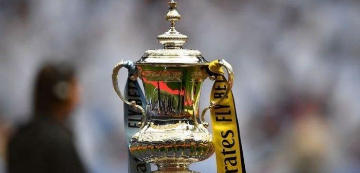 Trofi Piala FA (AFP/Daniel Leal-Olivas)