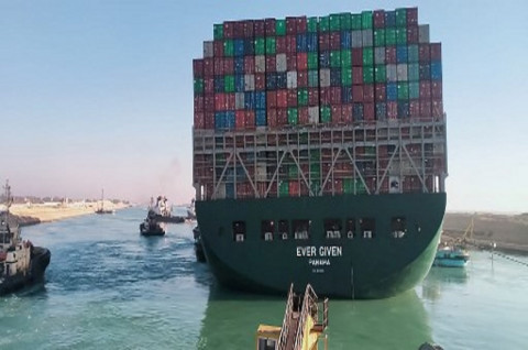Mesir Mulai Perluas Bagian Selatan Terusan Suez