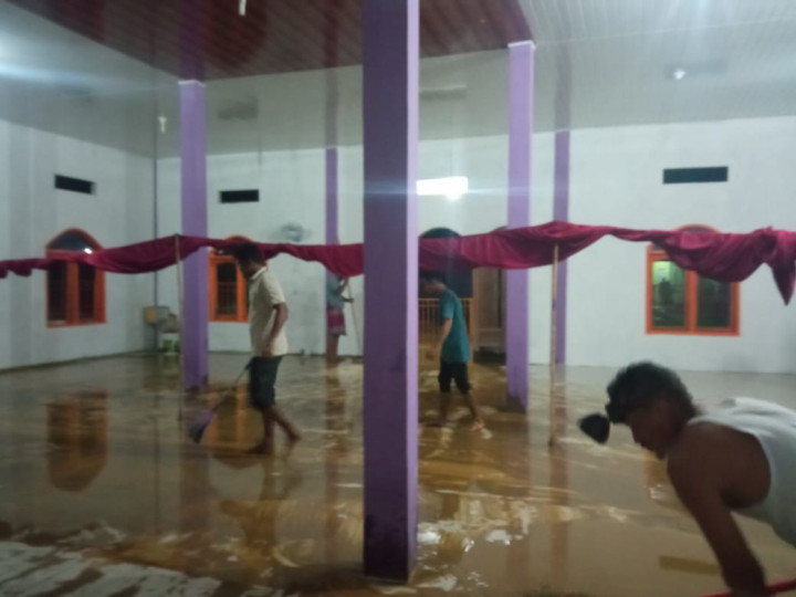 688 Warga Aceh Tenggara Mengungsi Akibat Banjir Bandang