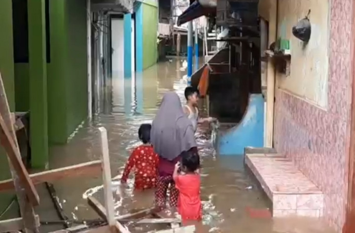 Terdampak Luapan Kali Ciliwung, Warga Kebon Pala Ogah Mengungsi