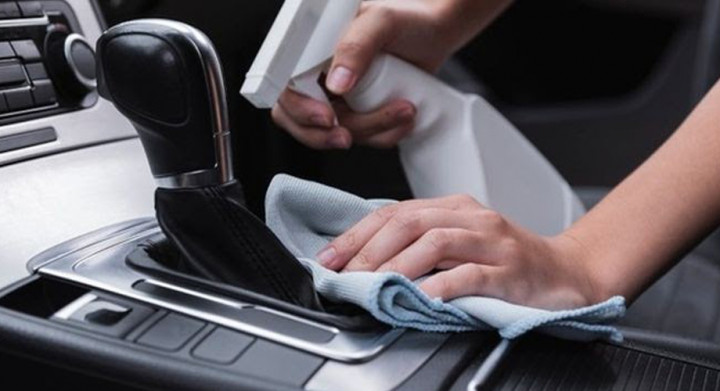 Usai Dipakai Berlebaran? Begini Cara Membersihkan Interior Mobil