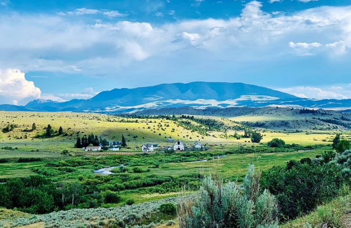 Peternakan Bekas Lokasi Syuting Brad Pitt Terjual Rp1,9 Triliun