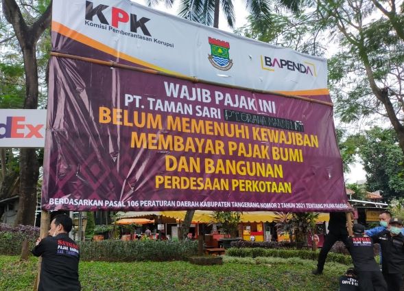 Nunggak Pajak 5 Tahun, Lahan PT Taman Sari Dipasangi Baliho