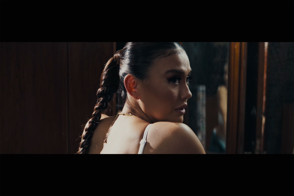 Agnez Mo Rilis Video Musik Lagu Terbaru, Ada Lambang Indonesia - Medcom.id