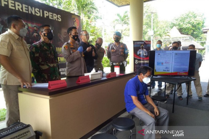 Pemalsu Surat Bebas Covid-19 Ditangkap di Bandara Ahmad Yani