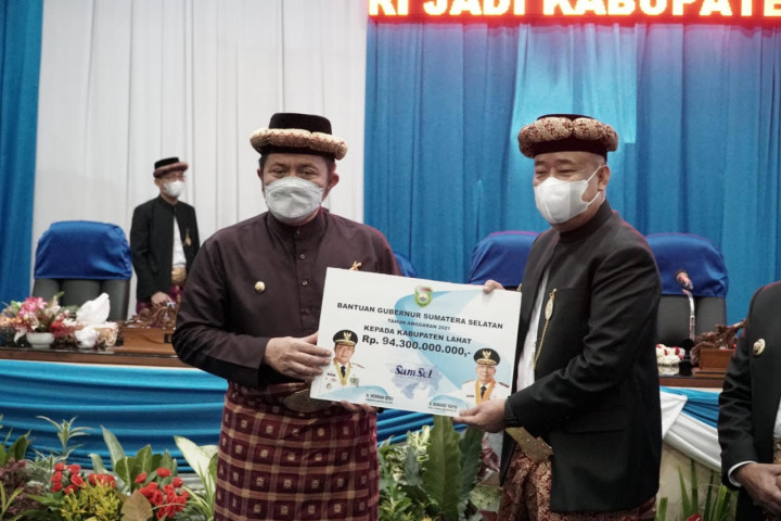 Herman Deru Hadiahi Lahat Bangubsus Rp94,3Miliar