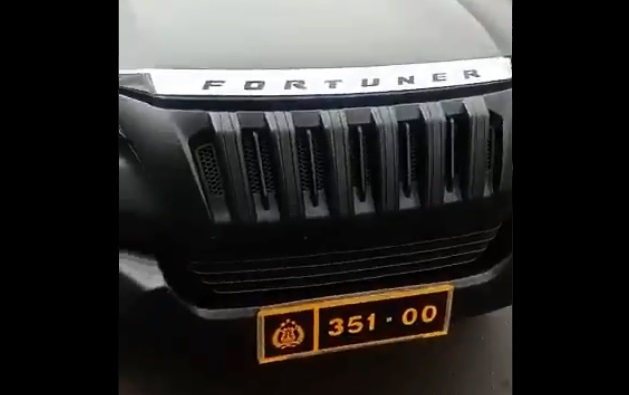 Viral! Fortuner Berpelat Dinas Polisi Disetop Petugas, Pengemudi Sebut Nama Suroso