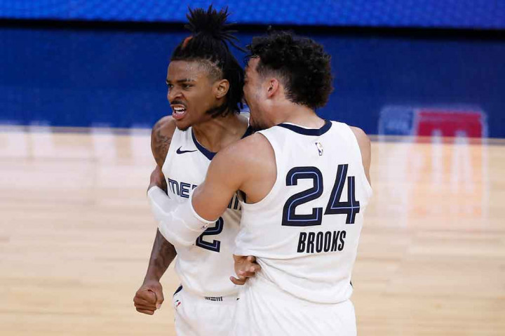 Depak Warriors, Grizzlies Lolos ke Playoff NBA