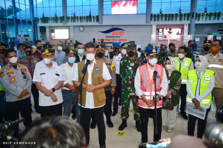 Menhub: Masyarakat dari Sumatra ke Jawa Wajib Tes Rapid Antigen