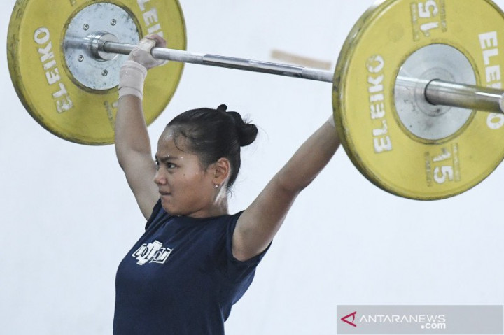 Lifter Indonesia Windy Cantika Aisah Sabet Emas Kejuaraan Dunia Junior