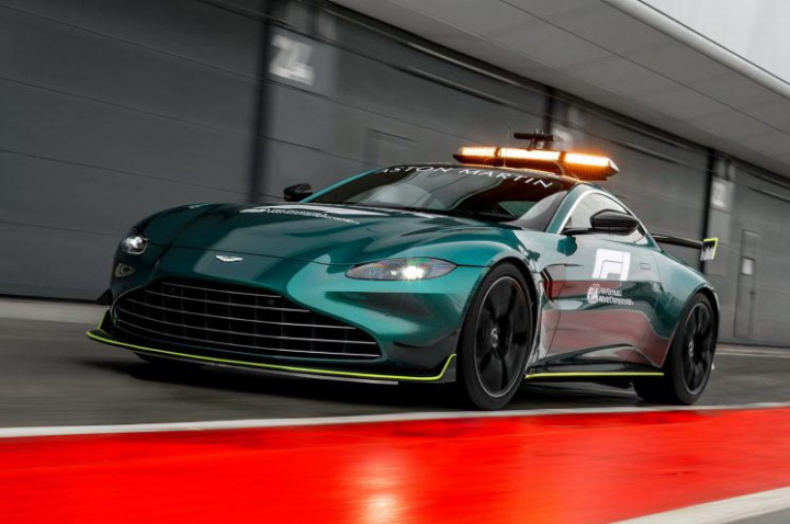 Dikira Tersesat, Safety Car F1 Diberhentikan Oleh Polisi