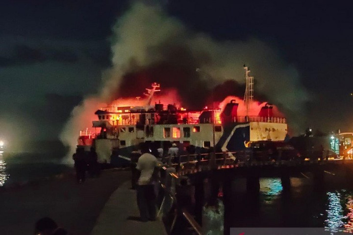 Cekcok dengan Pacar, ABK Nekat Bakar Kapal