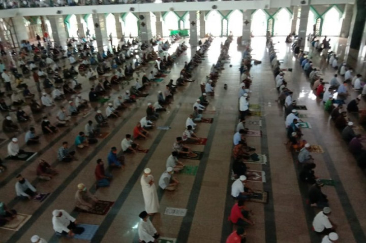 Salat Gerhana di Makassar Pakai Protokol Kesehatan Ketat