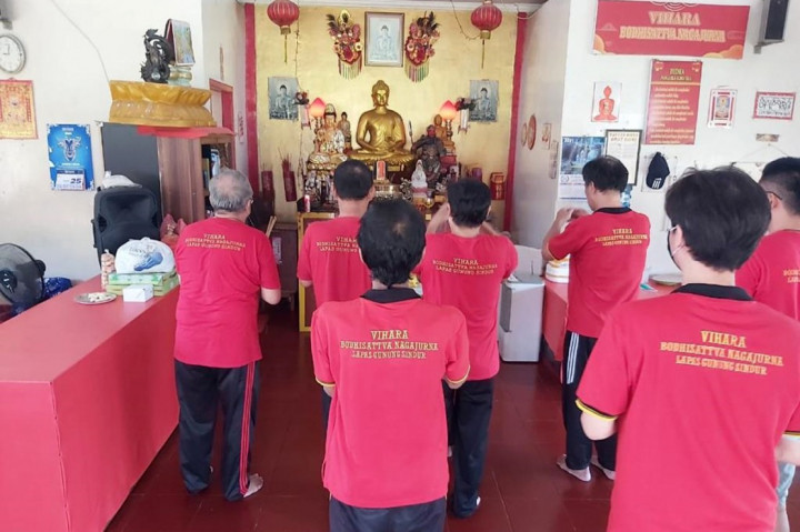 3 Berita Foto Terpopuler: Ribuan Napi Buddha Terima Remisi hingga Gerhana Bulan Total