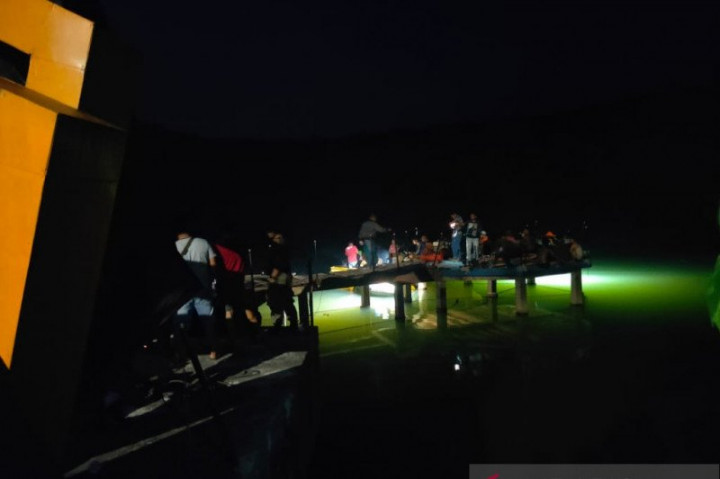 Dermaga Danau Kandi Sawahlunto Roboh, 5 Orang Tewas