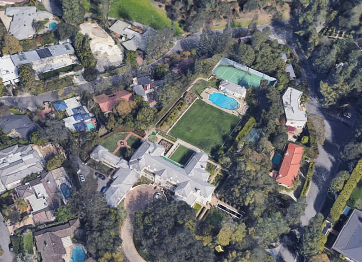 Mantan CEO Google Beli Rumah Kakek Paris Hilton Seharga Rp880 Miliar